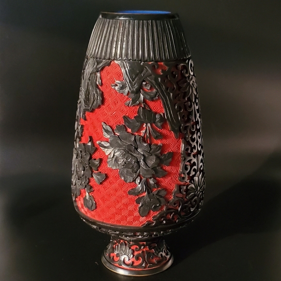 Asian 9" Black & Red Cinnabar Vermillion, Copper Trim & Blue Enamel Vase - Picture 8 of 15